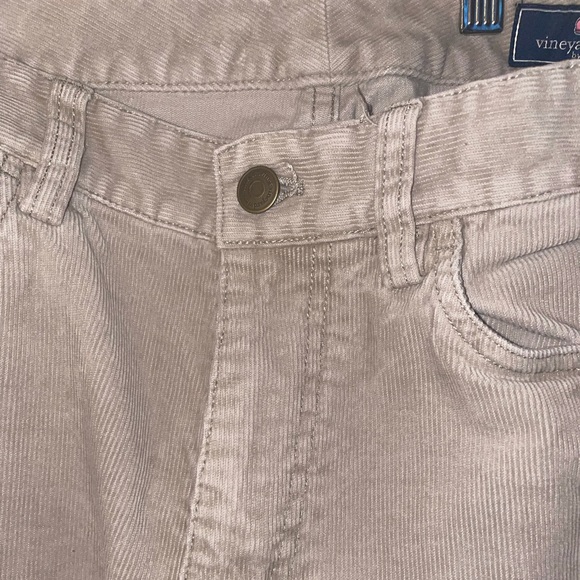 32x32 Vineyard Vines corduroy pants khaki color - Picture 2 of 5